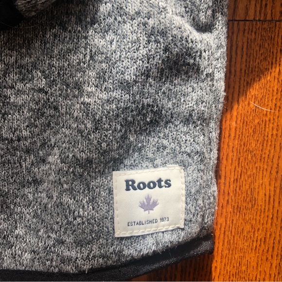 NEW ROOTS HALF ZIP PULL OVER SWEATER CREWNECK - Picture 8 of 16
